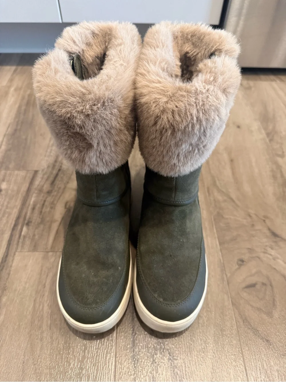 Koolaburra by UGG Tynlee Waterproof Faux Fur Winter Boots Olive Green Sz 7